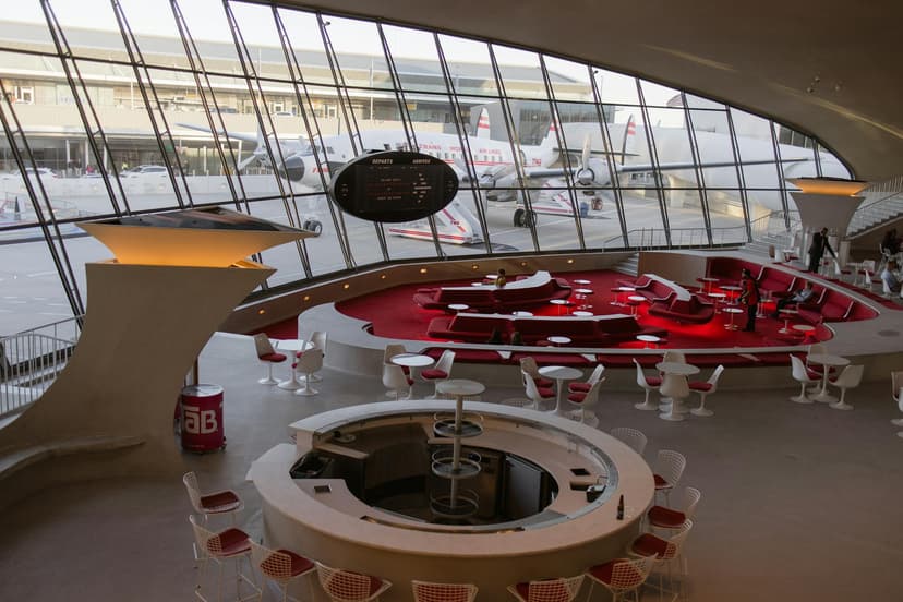NYC Airport Lounges: Worth it for Layovers?