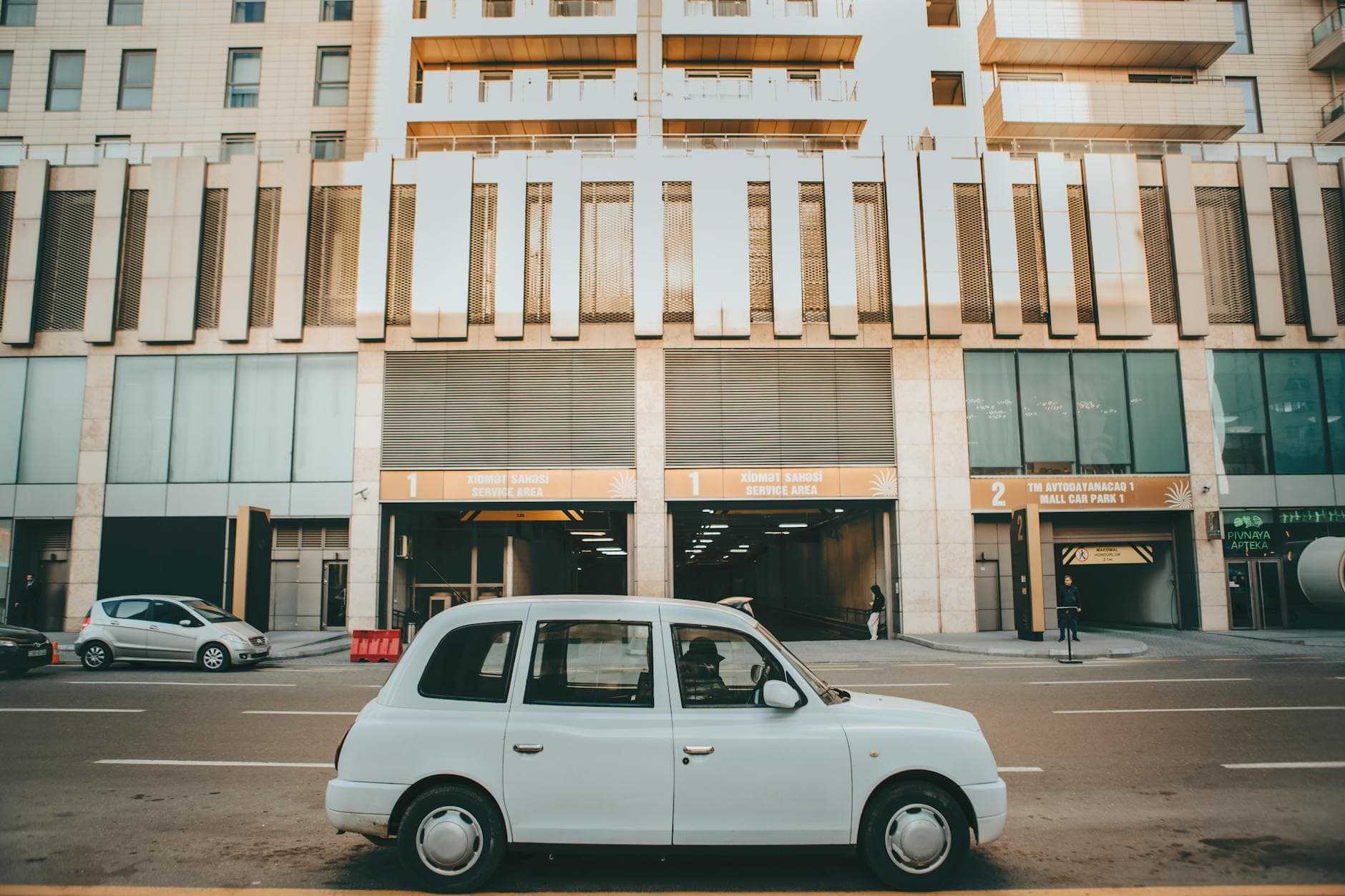 Taxikárske podvody v Baku: Vyhnite sa turistickým pasciam v Azerbajdžane