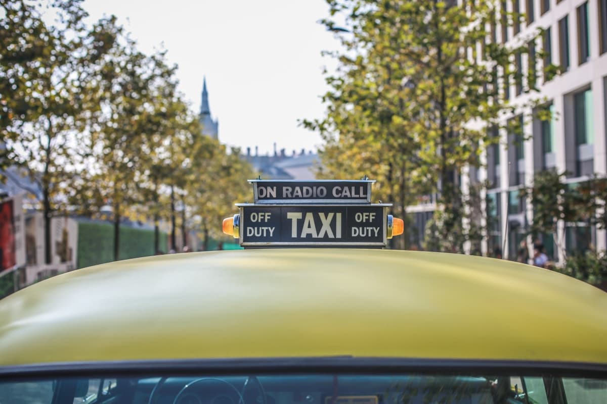 Bestill en taxi i Girona-provinsen – opptil 70 % billigere
