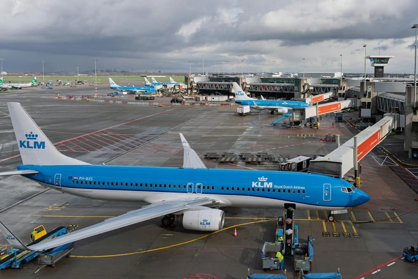 Bus from Amsterdam Schiphol (AMS) to The Hague - Timetables, Fares &
