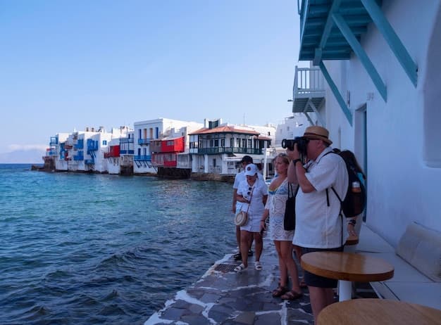 Buss från Fira till Athinios hamn - Tidtabell, rutt & viktig information