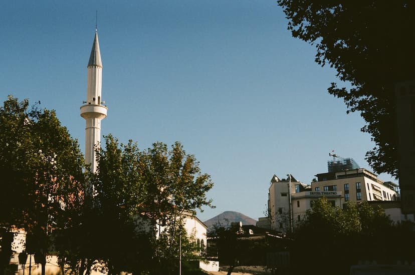 Komme seg rundt i Tirana – Priser, tips og transportmuligheter