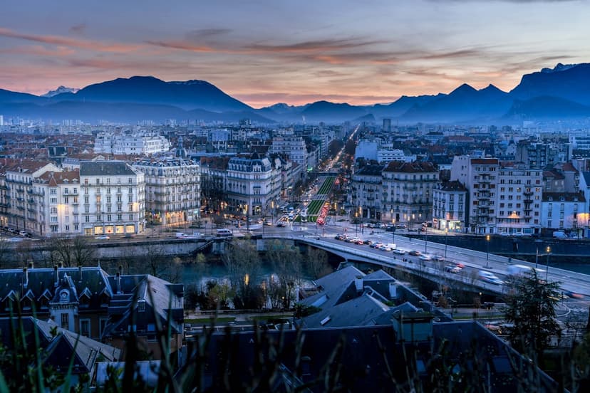 Grenoble City Taxi Rides - Safe and Reliable Transportation