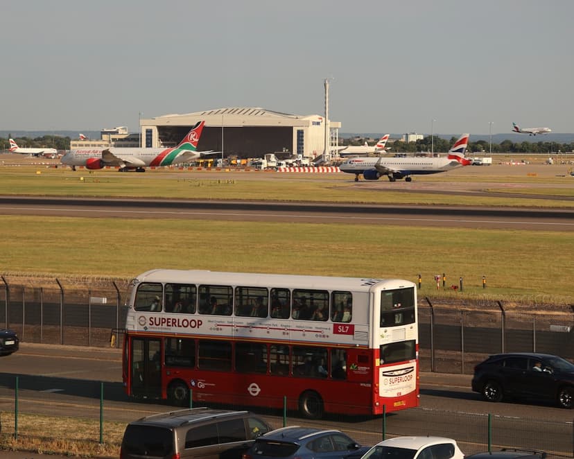 Heathrow Airport Taxi Service - Reliable Transfers & Easy