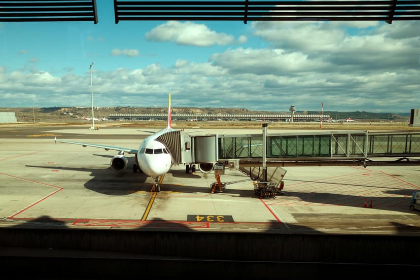 Lisbon Airport Transfers への Lagos - Private, Shared & タクシー Options