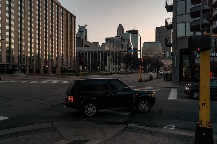 Minneapolis Executive Transportation - Luxury Chauffeur Service