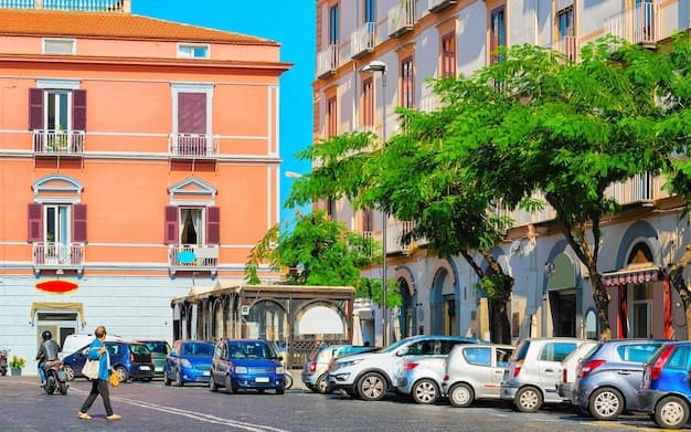 Bilservice från Neapel till Sorrento - Privata transfer och chaufförer