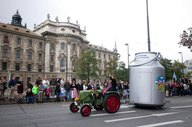 Oxfod Carriage Company Ltd | Classic Carriage Services, Heritage Vehicles & Coach Hire