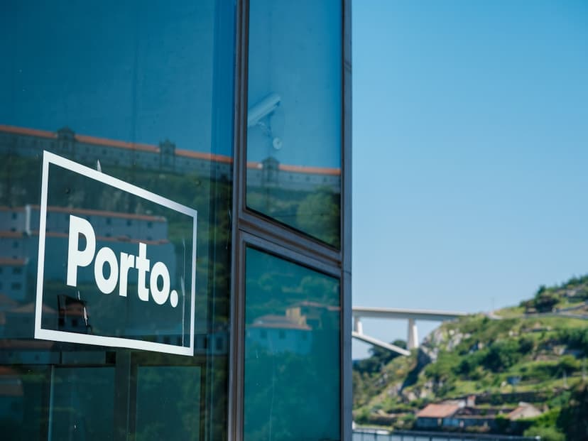 Porto Airport Bus to Porto City Center - Door-to-Door Service Temporarily Suspended