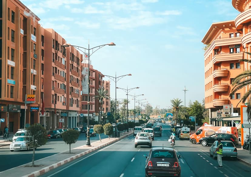 Marrakech: Public Transport vs Private Transfer