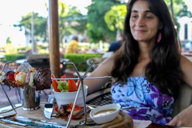 Practical Tips for Visiting Market Eateries