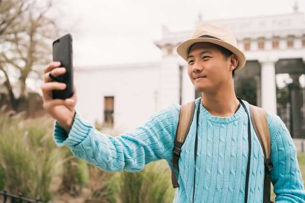Accommodation booking and price comparison apps for Indonesian travel