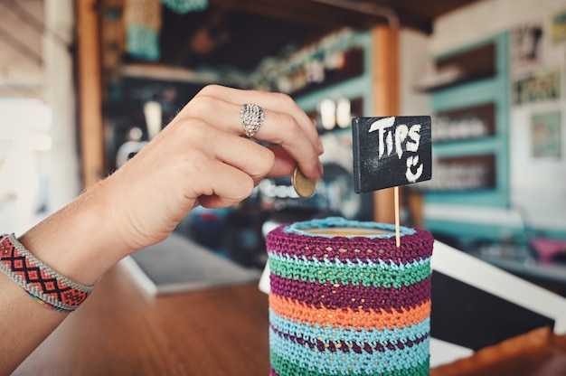 Hotel tipping in Krakow: porter, housekeeping, and concierge guidelines