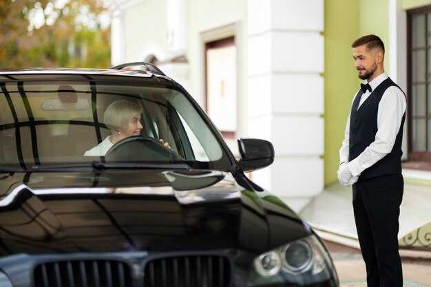 Airport Transfer Limousine Service in Yanbu’ al Bahr – Luxury Chauffeur & Reliable Transfers