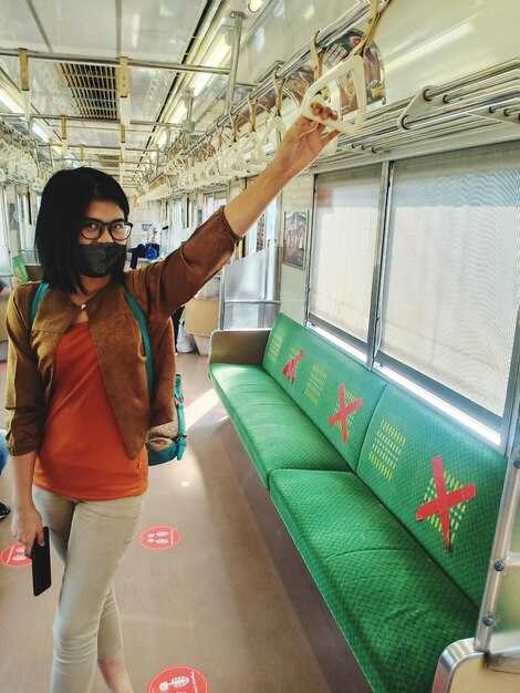 Reserva un taxi desde el aeropuerto de Kochi hasta la estación de tren de Ernakulam: rápido, seguro y asequible