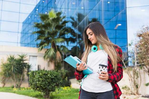 In-person vs. virtual tour options