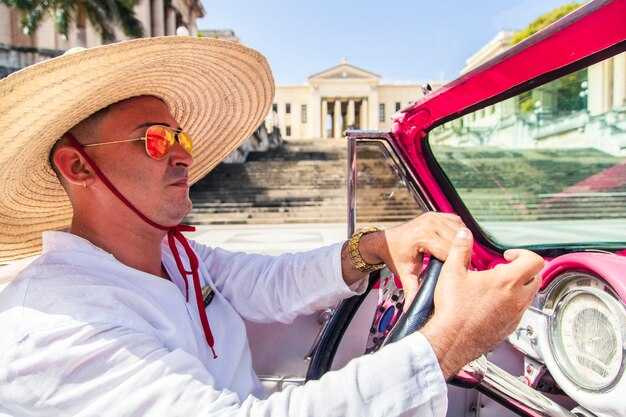 Cabo San Lucas Taxi Prices and Tips: How to Use Taxis Safely and Save Money