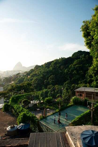 Getting around: transit options, fares, and travel times