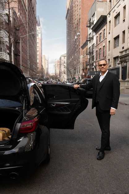 Dubai Chauffeur Service – Luxury Private Drivers for Transfers & Events