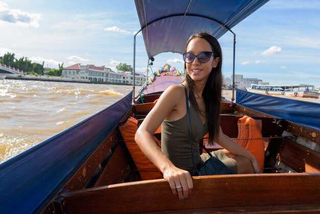 What to bring, wear, and where to sit for the best river views?