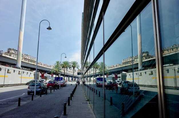 From Madrid-Barajas Airport to the City Center: Trains, Buses, Metro, Taxis, Car Rental at the Airport, Prices, Routes, and Practical Tips