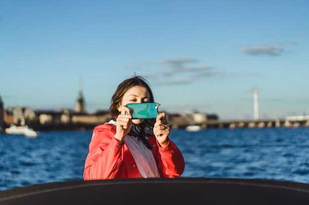 Water taxi versus vaporetto: choosing the right option for the city center