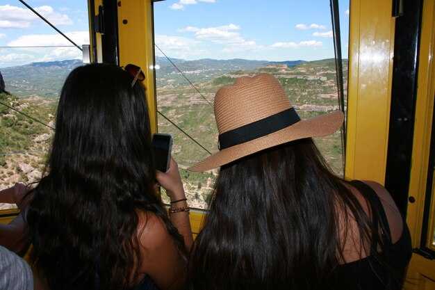 Getting Around Seychelles – A Practical Guide to Taxis, Buses and Ferries