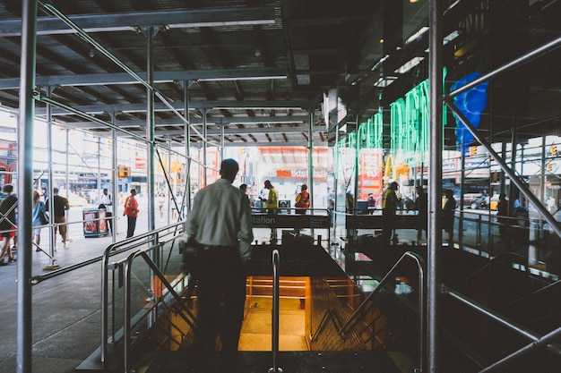 GLA terminal layout and services: arrivals, departures, lounges, and facilities