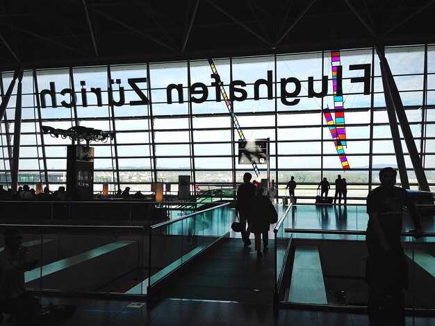 IAH Terminals: Domestic vs International Facilities, Lounges, and TSA Wait Times
