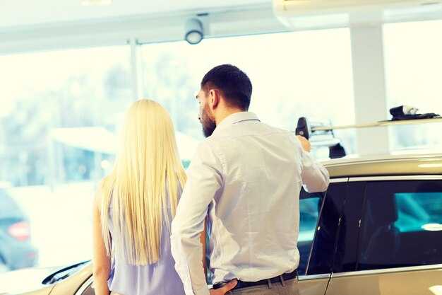How Late Can You Pick Up a Rental Car at the Airport? Hours, Fees, and Tips