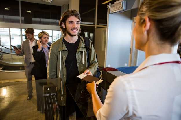Private Transfers: Booking, meet-and-greet, and pickup at the airport
