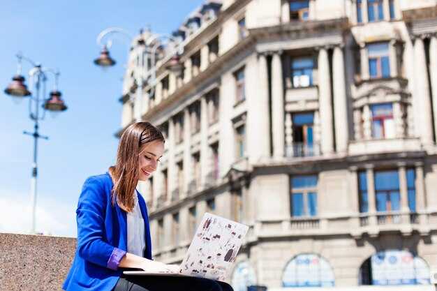 Smart Booking: Best Times to Buy Tickets and Money-Saving Passes