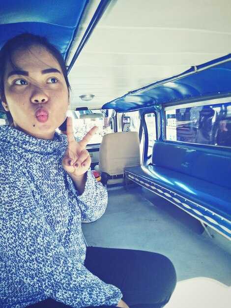 Bus from Barcelona to Sitges: lines, schedules, and ticketing