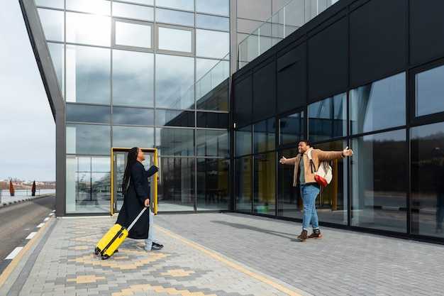 Dining and Breakfast Policies: On-site options and what’s included with the stay