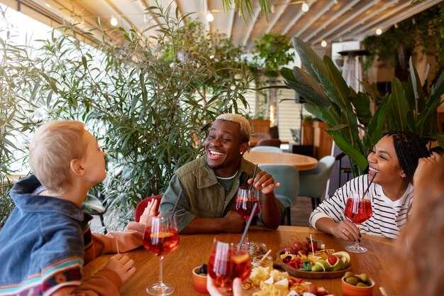 Neighborhood Hotspots: Where Locals Like to Dine in Savannah