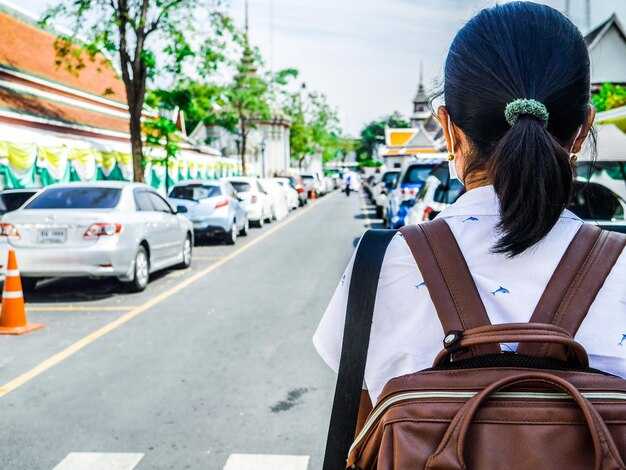 Practical tips to avoid long waits during peak hours