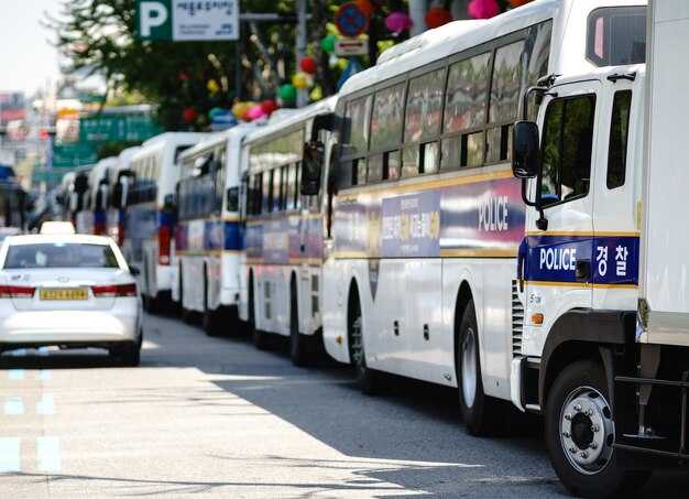 Kunming Transportation - Flights, Trains, Metro, Taxis, Buses and Bicycles Kunming Transportation: Flights, Trains, Metro, Taxis, Buses and Bicycles
