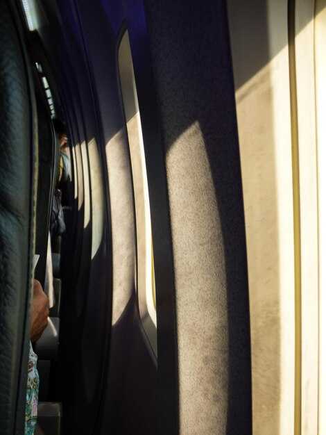 Shared return transfer to the airport: pickup locations, schedules, and booking tips