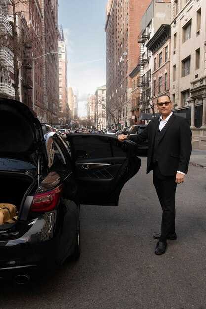 Private Chauffeur in Fort Myers – Luxury Car Service & Chauffeur Hire
