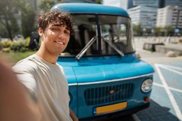 From the Port of Kantharos: private transport options and pickup points