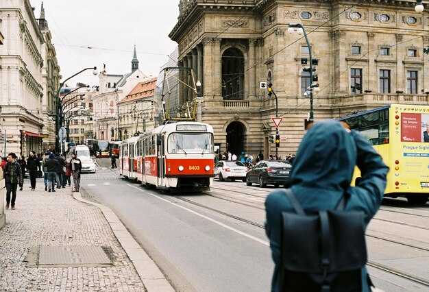 Ticket options: choose between single rides, day passes, or the Salzburg Card with flexible cancellation