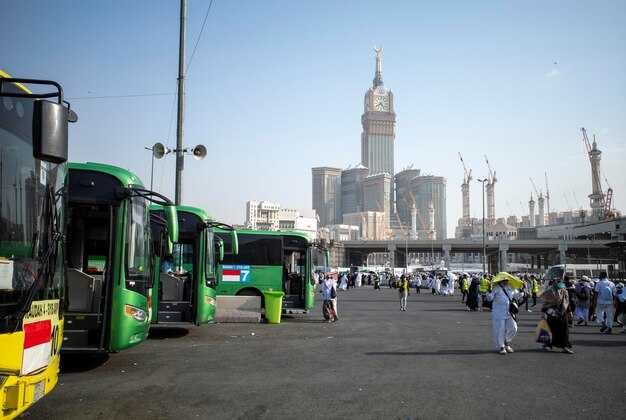 Private airport transfers: booking steps, meet-and-greet, and refund policies