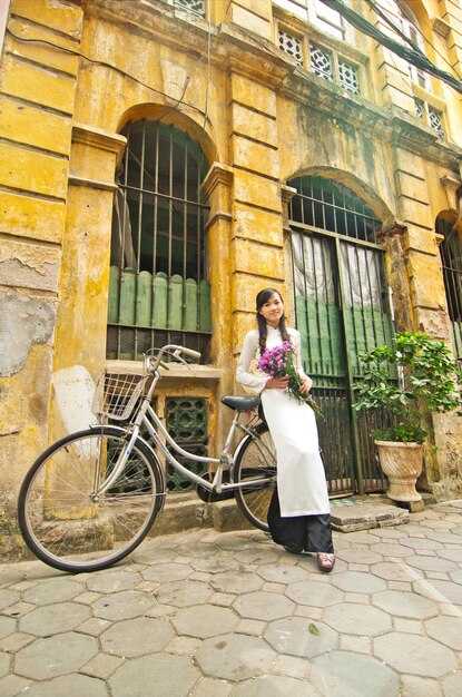 Routes, neighborhoods, and practical tips