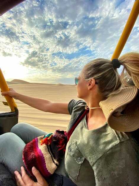 Transfer Options from Santorini’s Old Port to Fira – Cable Car, Bus, Donkey Ride, and Private Transfers