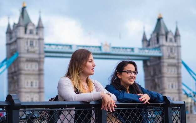 Transit tips by airport-tied city pairs