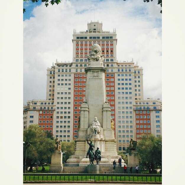 Dining near Mama: best Serbian and international bites