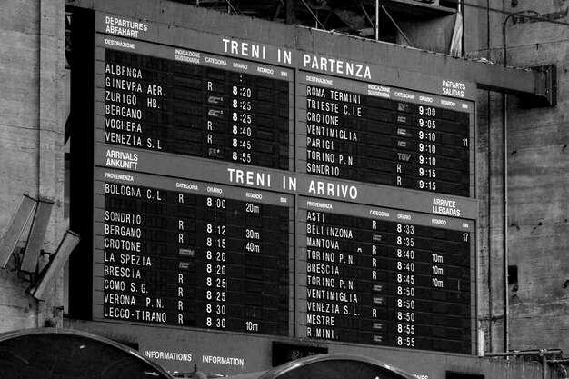 YUL Flight Departures - Montreal Trudeau Airport Live Departure Board & Status