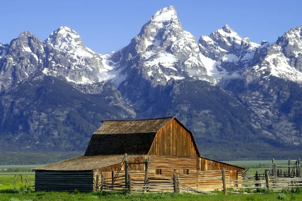 Descubrir Jackson Hole: Guía del viajero para alojarse, comer y explorar