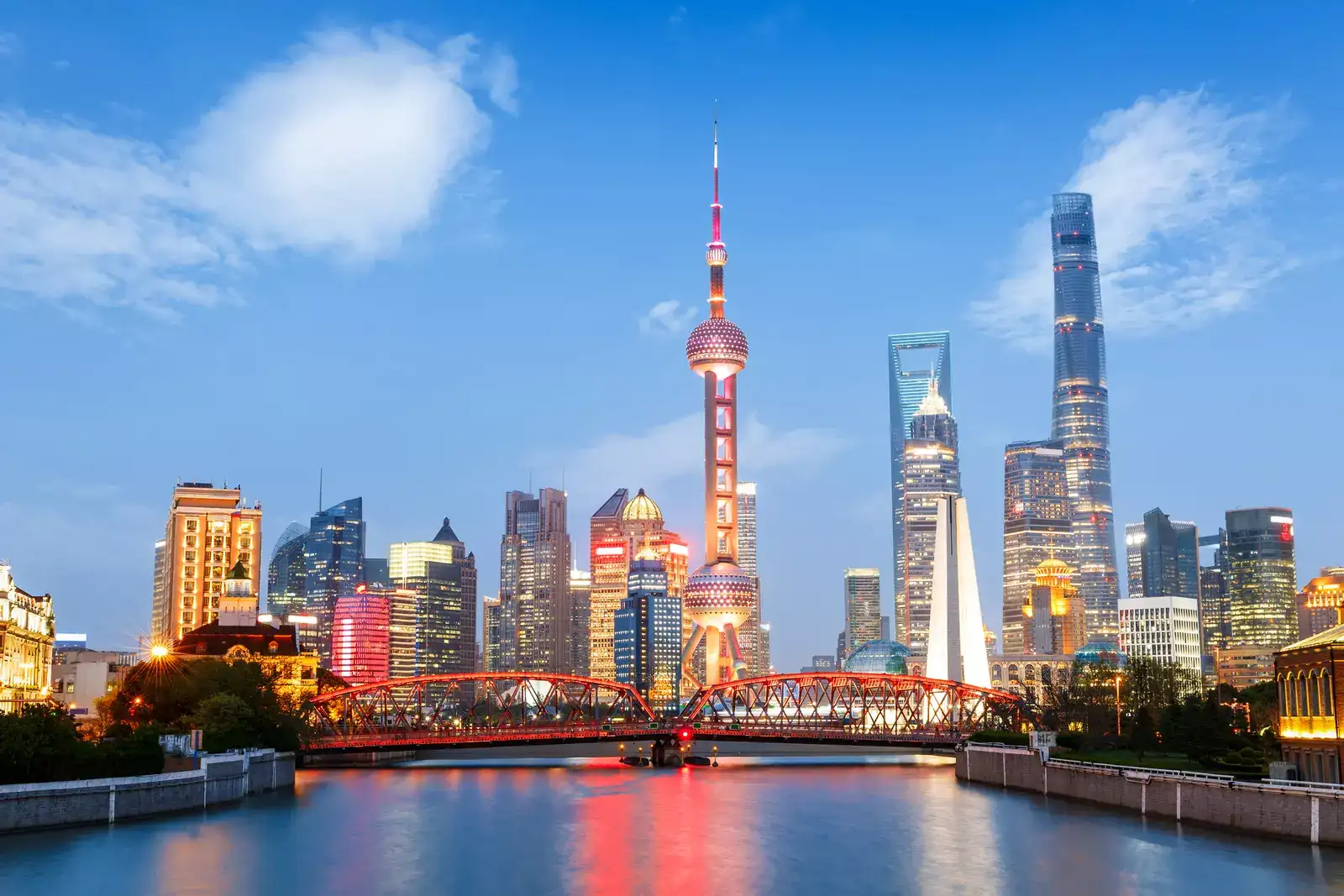 Increased Spending Among Chinese Travelers During May Day Holiday