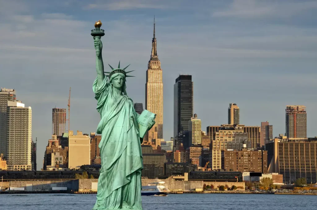 US Foreign Travel Spending Forecasted to Drop 7% in 2025